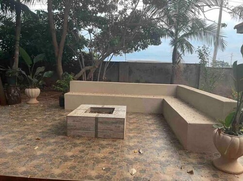 Private Gletwyn Guesthouse w/In-Stay Cleaning Services. Family/Child friendly.
