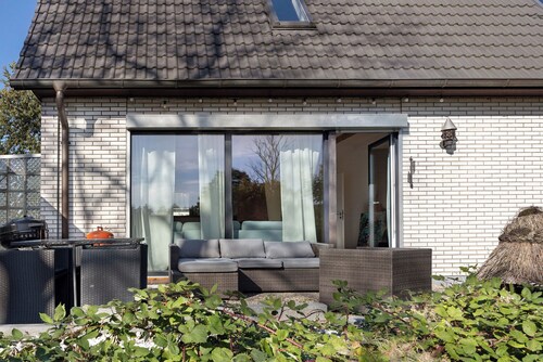 Ferienwohnung "Villa Kokorey" mit Privatterrasse, Gemeinschaftsgarten und WLAN