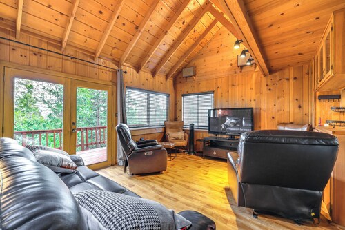 Cozy Mi-wuk Village Cabin: 18 Mi to Dodge Ridge!