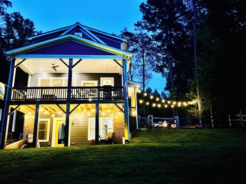 Cabin Boheme & Boat Rental "A Lakefront Hideaway"
Kayaks, firepit, petfriendly