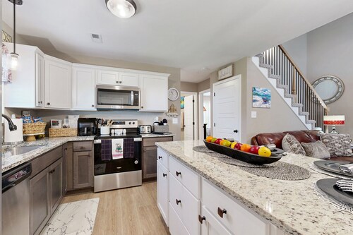 Two-story home with private yard, patio, firepit, grill, & W/D