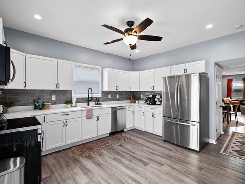 Hot Tub|N64|Mins to Downtown|Sleeps 8