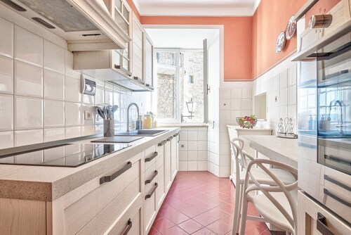 Casa delle Rose: charming house with stunning balcony in the heart of Cortona
