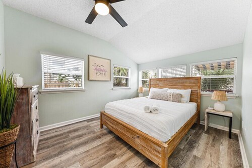 Sunshine House 2|1 Blk to Beach|Close to Mayo