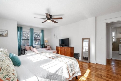 This house is a 2 bedroom(s), 1 bathrooms, located in Augusta, KS.