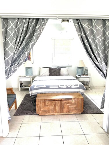 Private Studio 7 min drive to F’sted town,beach