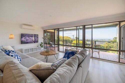 OCEAN VIEWS Serenity by Arthurs seat state park