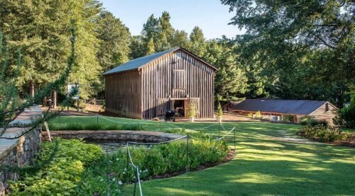 Charming Spacious Home Near Fort Moore| Game Room