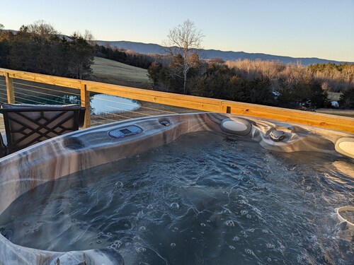 Magical-Upscale-Yurt-View-Private-Hot tub-Fire Pit-Near SNP & River