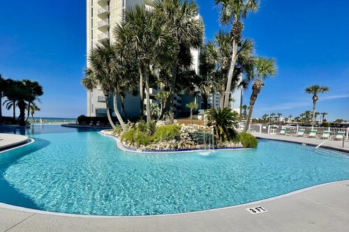 3 Master Suites all with Gulf View Free round of Golf & Activities Every Day!