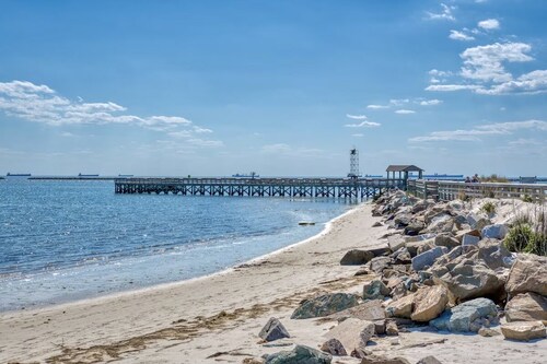 The Strand: Free Golf Carts, Paddle Boards, Tennis & Pool, 1 Blk to Beach