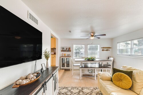 Lovely Home w/ Yard Near Dtwn Waco!