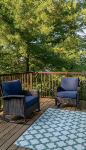 Modern 2 bedroom Cottage on the French River.