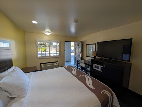 Crossroads Inn