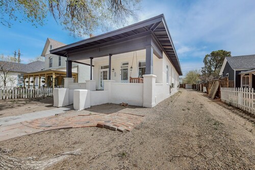 Close to everything ABQ, #B Stay here!