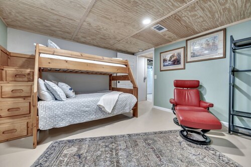 Grassy Knoll Retreat on the Big Spirit Lake