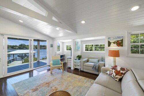 Sunrise Cottage: A Serene Waterfront Retreat