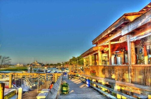 Charming cottage, dock, sweeping view of the Inlet & Huntington Beach State Park