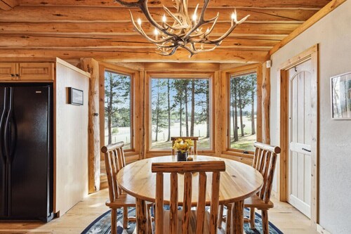 Sweathouse Creek  Lodge