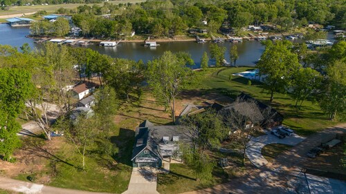 Lake Front Monkey Island Paradise