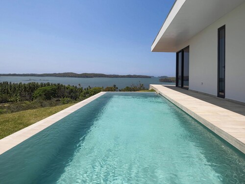 Hermosa Bay Oceanview Villa with private pool