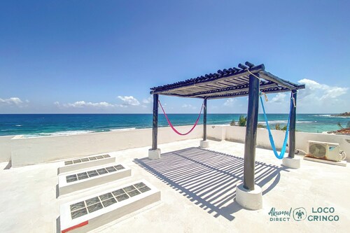 Vibrant and colorful ocean side villa with pool, AC and much more!