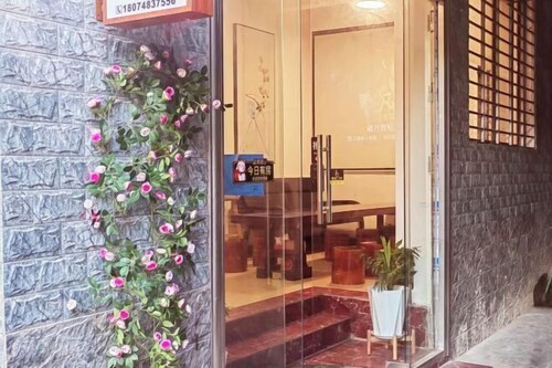 Huayi Chinese Inn (Guilin Xiangbi Mountain Two Rivers And Four Lakes)