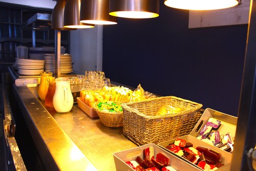 Henson Hotel