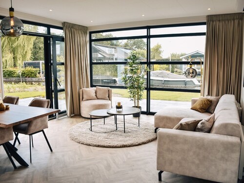 Modern Holiday Home Near the Loosdrechtse Plassen