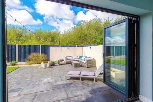 5 bed Luxury Retreat with Spacious Living Spaces