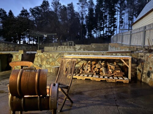 Cosy Cooma Holiday Home in the Snowy Mountains.