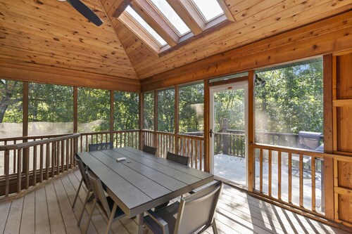 Unwind: Spacious Golf & Family Getaway w/ Hot Tub & Sauna