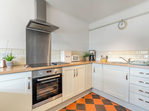 3 bedroom accommodation in Pentregat