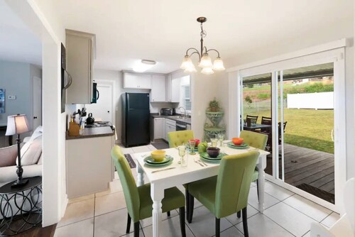 Pets Welcome - 5 Miles to Downtown Chattanooga; Quiet Neighborhood, Dog-friendly home w/Fence