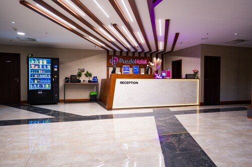 Puzzle Hotels