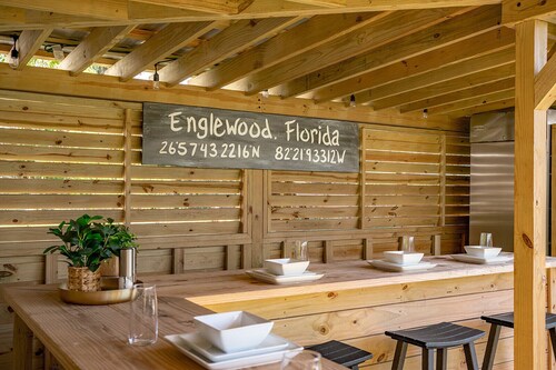 Outdoor Bar, Kayak, Paddle-board, Beach Equipment