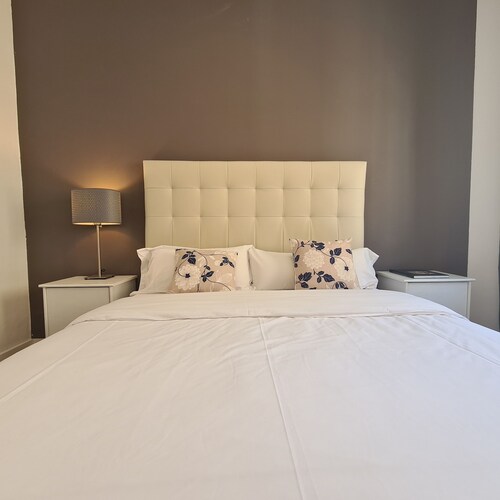 Walk to Camp NOU - Wi-fi AC 3 Bed by Myrentalhost
