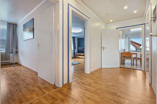 Ferienwohnung 'Schöner Ith Blick' mit Bergblick, Balkon und WLAN