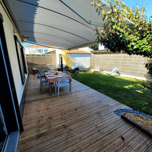 Maison au calme d'une impasse, à pied ou à vélo pour les commerces et la plage.