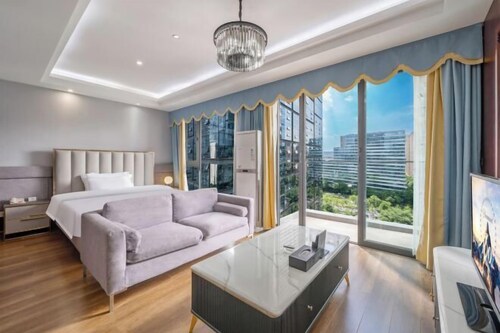 Westcare Hotel (Century City New Convention and Exhibition Center Tianfu 3rd Street Store)