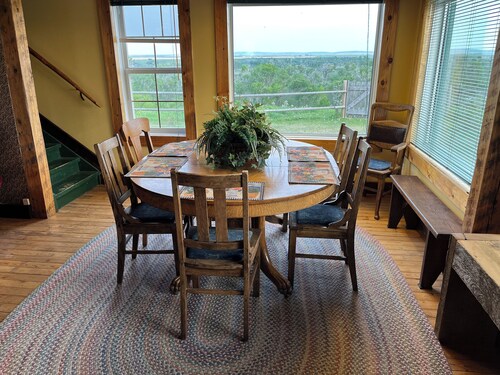 Quaint lodge wonderful for retreats, reunions, weddings, and relaxation!