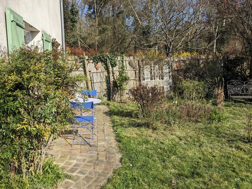 Gîte indépendant sur une propriété privée en bordure de la forêt de Rambouillet.