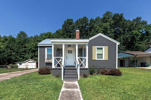 Bungalow on 27th- minutes from campus