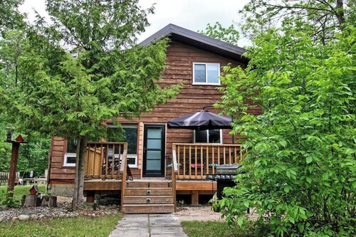 Discover Your Perfect Retreat at Evergreen Escape Cabin Rental!