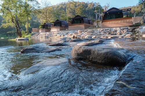 Pang fan Rock & River Resort