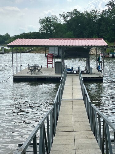 The Pomona Lake House