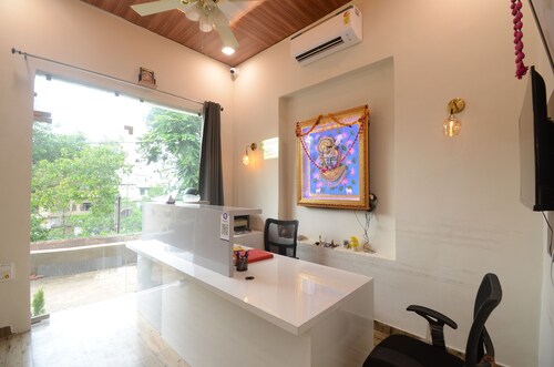 Hotel Sundar Vilas - 100 Meters from Shrinathji Temple.
