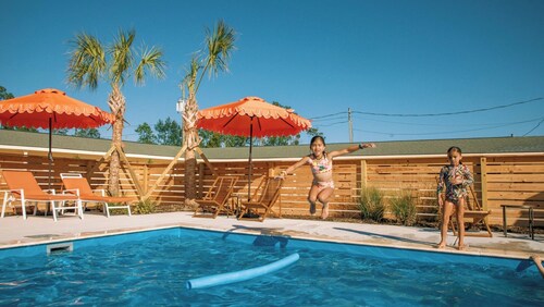 Driftwood Motel