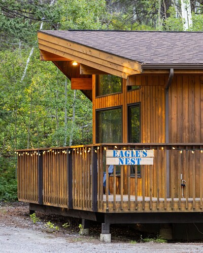 Crowsnest River Chalet - Eagle