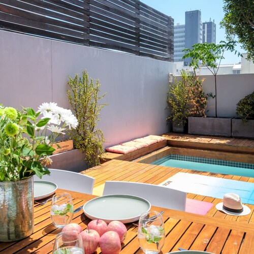 Tranquil Escape in Sea Point Aureto